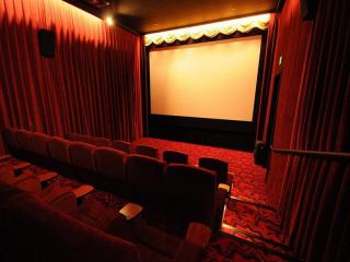 Deluxe Cinema